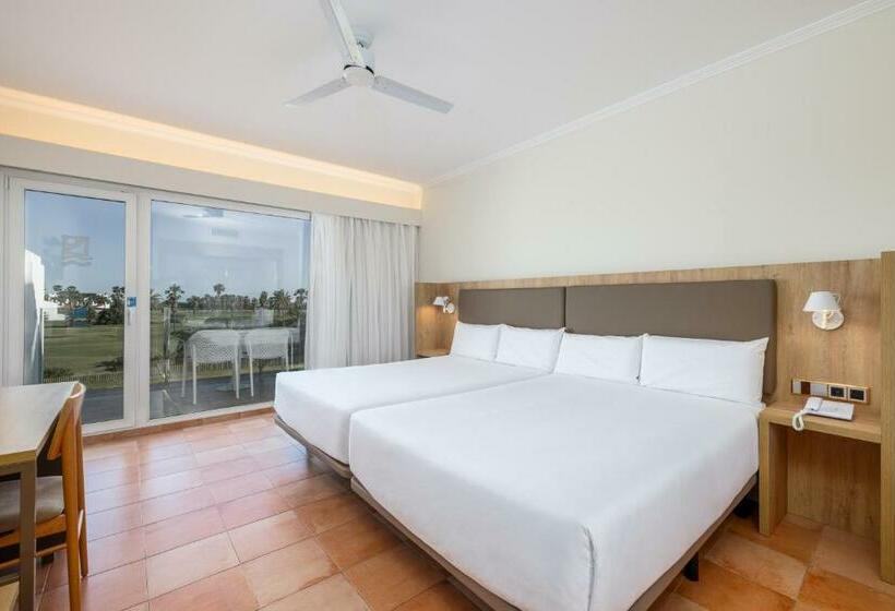 Номер Стандарт Трехместный, Playaballena