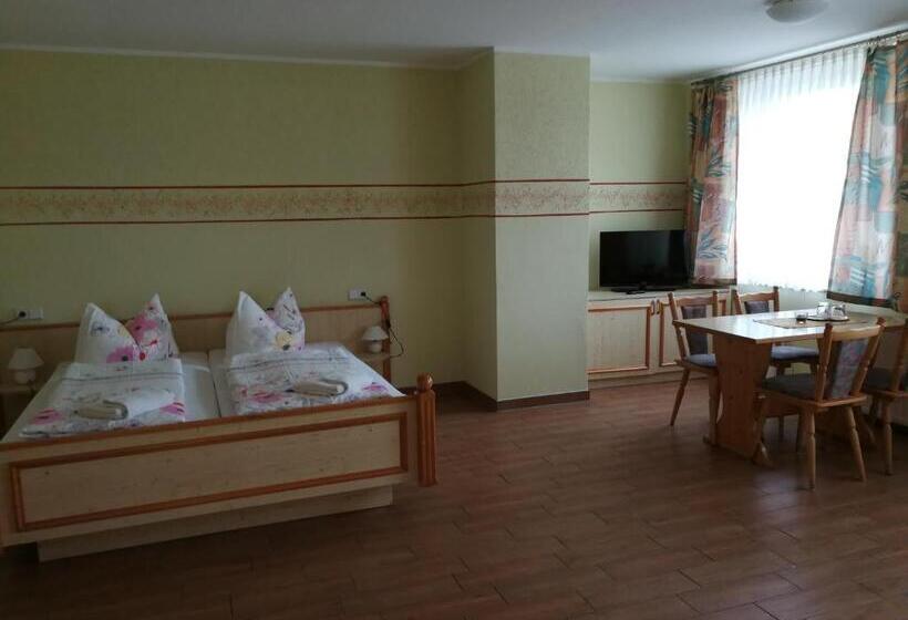 Семейный Номер, Gästehaus Sachsenstübel