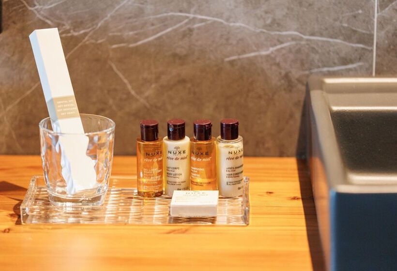 سوییت جونیور با چشمانداز استخر, Aubamar Suites & Spa