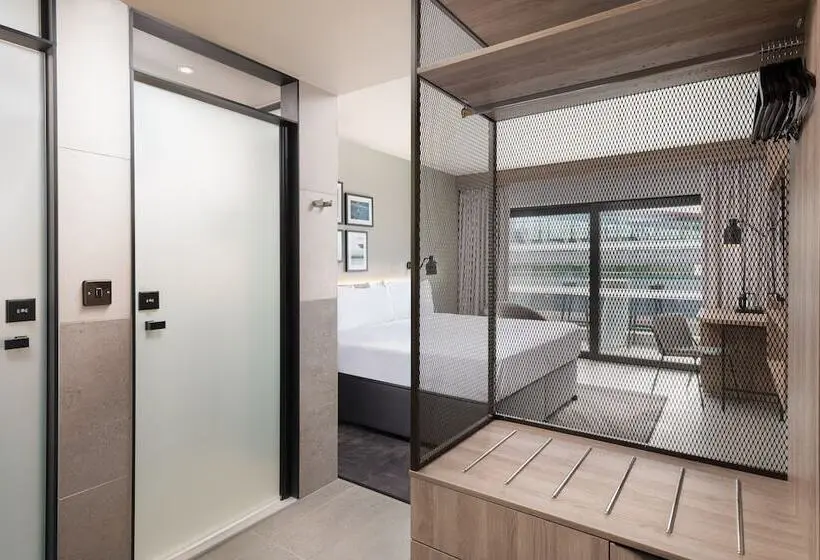 景色の見えるダブルベッドスタンダードルーム, Hilton Garden Inn Silverstone
