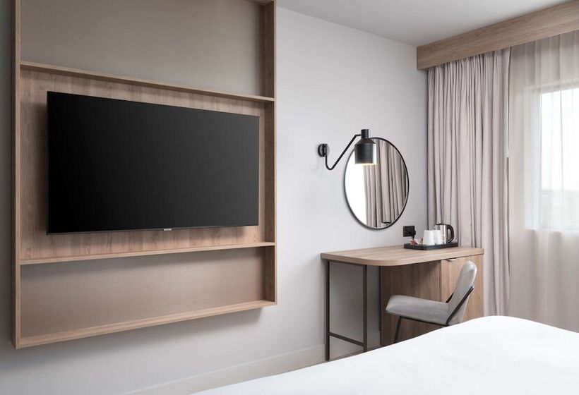 景色の見えるダブルベッドスタンダードルーム, Hilton Garden Inn Silverstone