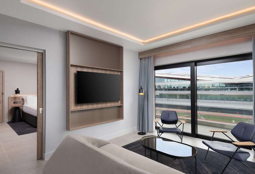 景色の見えるスイートルーム, Hilton Garden Inn Silverstone