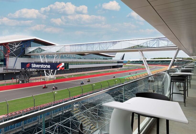 シングルデラックスルーム, Hilton Garden Inn Silverstone