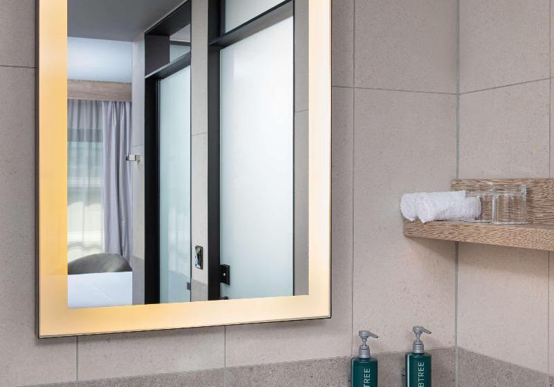 キングサイズベッドのスタンダードルーム, Hilton Garden Inn Silverstone