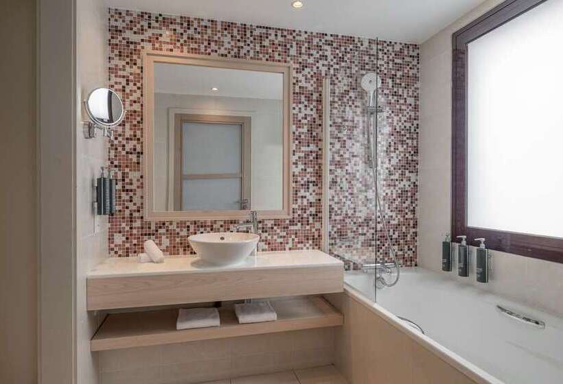 Стандартный Номер Кровать Кинг, Hilton Garden Inn Silverstone