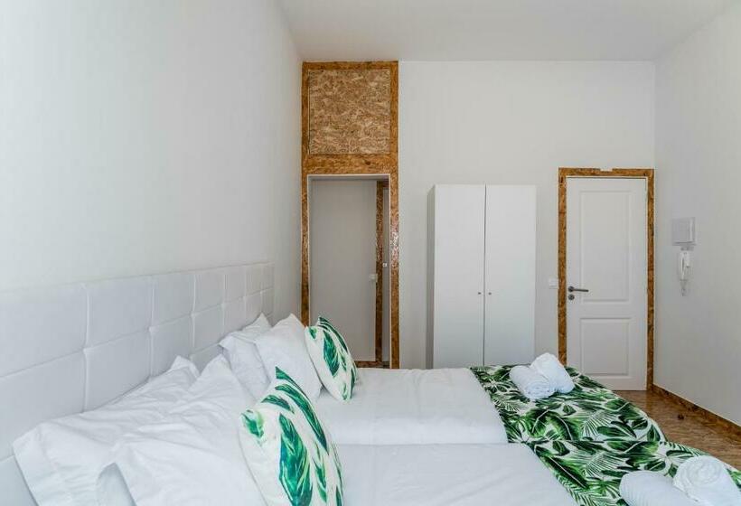 اتاق استاندارد, Memories Of Lisbon