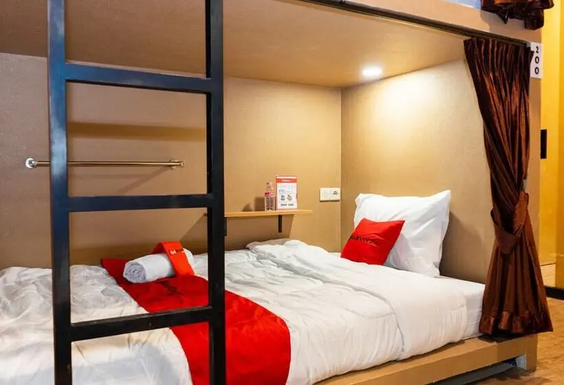 ルームシェアのワンベッド, Reddoorz Hostel @ Di Panjaitan Simpang Lima