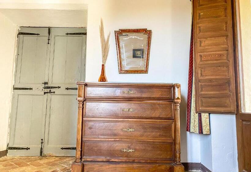 Стандартный внешний трехместный номер с ванной комнатой, Casa Rural Sant Petrus De Madrona