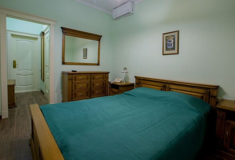 חדר סופריור, Favorit