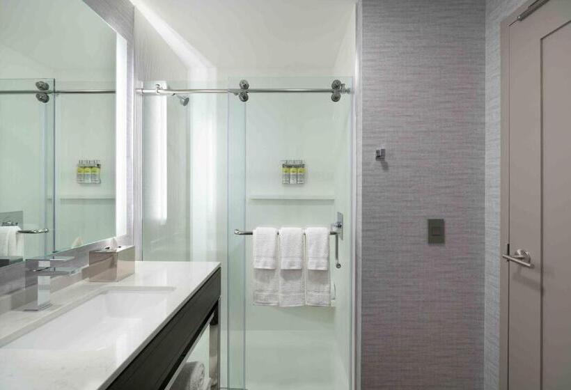 디럭스 스위트 킹 침대, Staybridge Suites   Boston Logan Airport   Revere, An Ihg