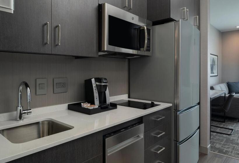 جناح ديلوكس سرير كينج, Staybridge Suites   Boston Logan Airport   Revere, An Ihg