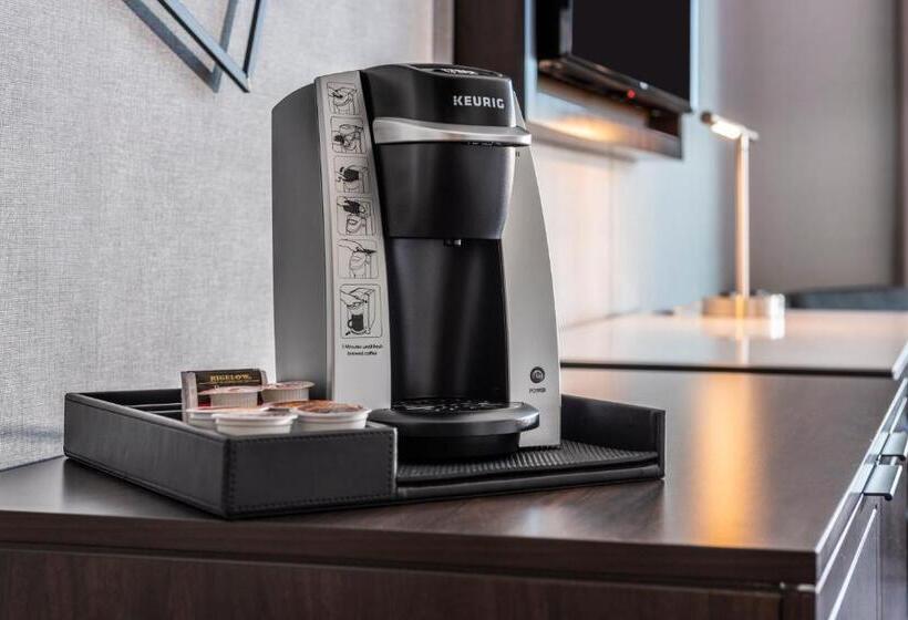 جناح ديلوكس سرير كينج, Staybridge Suites   Boston Logan Airport   Revere, An Ihg