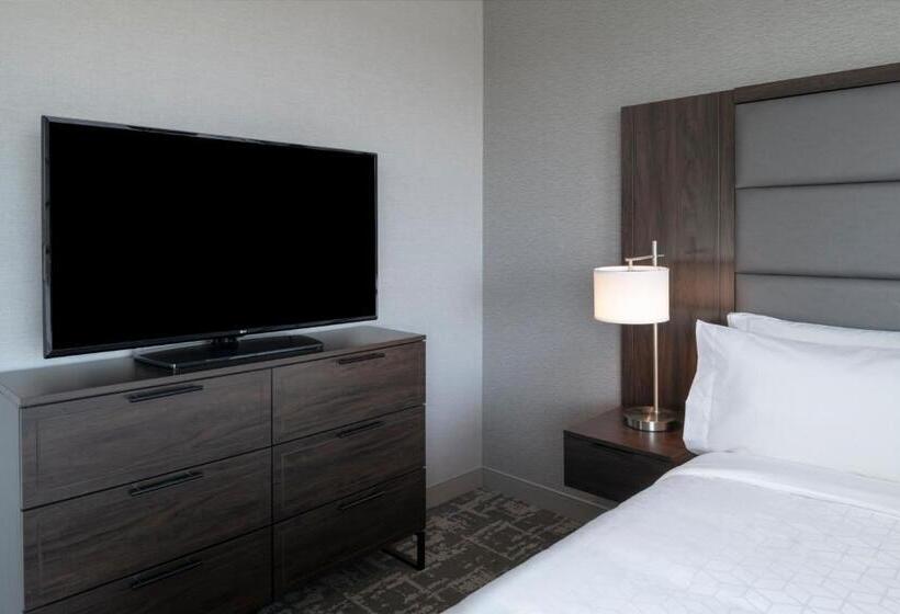 디럭스 스위트 킹 침대, Staybridge Suites   Boston Logan Airport   Revere, An Ihg