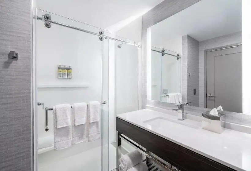Deluxe Suite King Bed, Staybridge Suites   Boston Logan Airport   Revere, An Ihg
