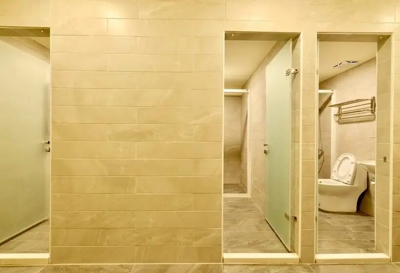 تختخواب در اتاق مشترک, Enter Inn Ta   Hostel