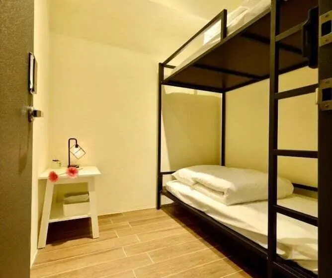اتاق استاندارد, Enter Inn Ta   Hostel