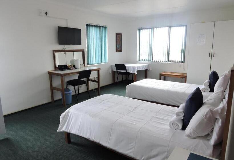 اتاق استاندارد, Ngandu At Sea