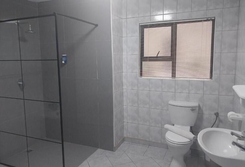 اتاق خانوادگی, Ngandu At Sea