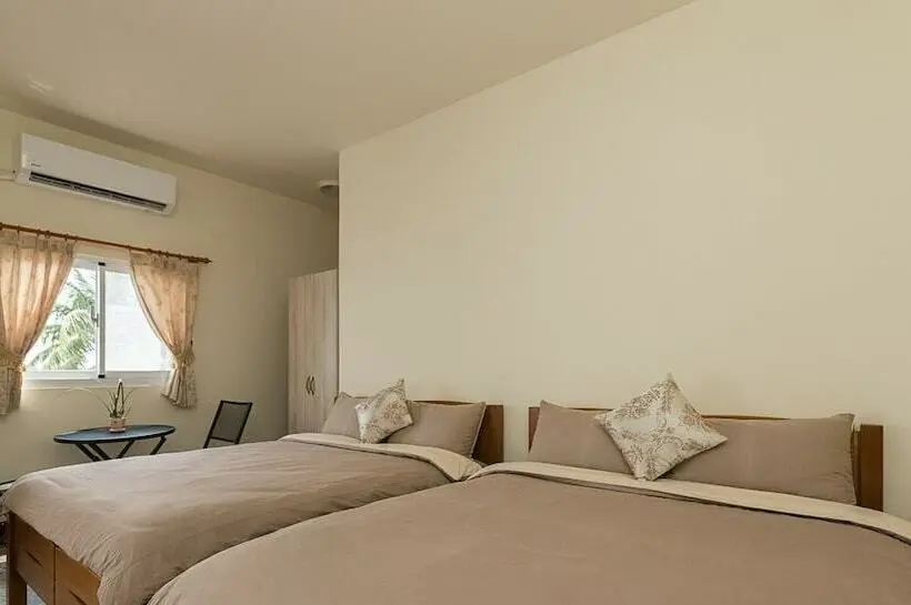 اتاق پریمیوم چهارنفره, Blackfoot Homestay