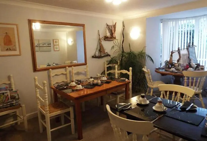 ファミリールーム, Corner House Guest House