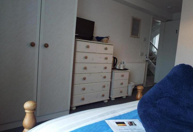 Номер Стандарт, Corner House Guest House