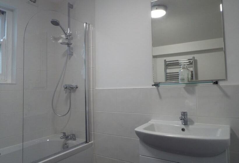 Номер Стандарт, Corner House Guest House