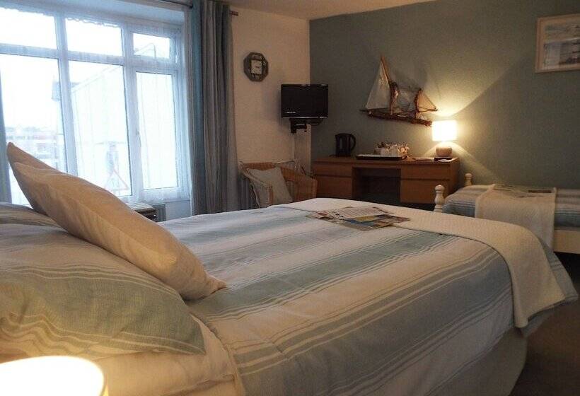 Семейный Номер, Corner House Guest House