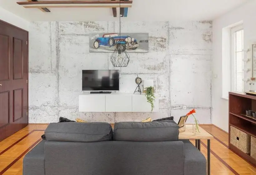 اتاق استاندارد با سرویس بهداشتی مشترک, Eagle S Nest Ljubljana
