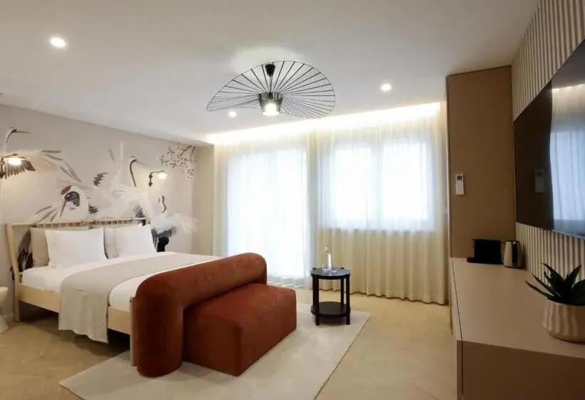 اتاق لوکس با بالکن, Eagle S Nest Ljubljana