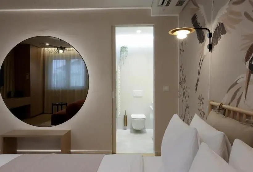 اتاق لوکس با بالکن, Eagle S Nest Ljubljana