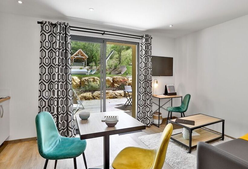 Студио Comfort, Logis Hôtel Restaurant L Atelier D Epicure