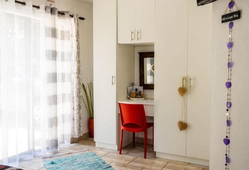 スタンダードルーム, Mykhaya Your Home Away From Home
