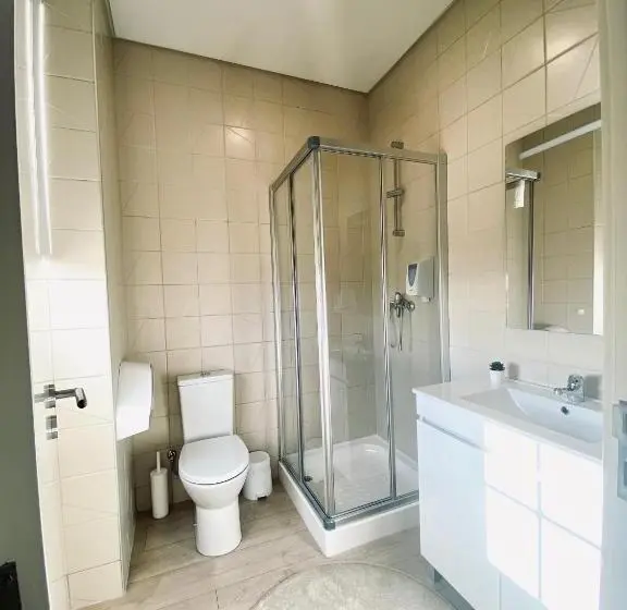 ルームシェアのワンベッド, Family Hostel Costa Nova