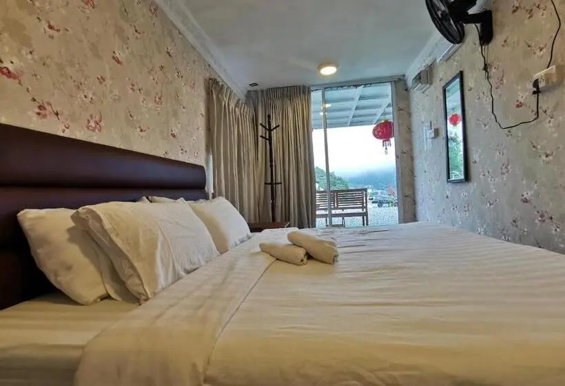 キングサイズベッドのスタンダードルーム, Oyo 89969 Mount Hill Villa Kundasang