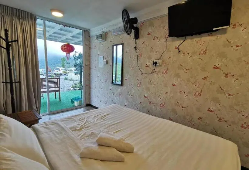 キングサイズベッドのデラックスルーム, Oyo 89969 Mount Hill Villa Kundasang