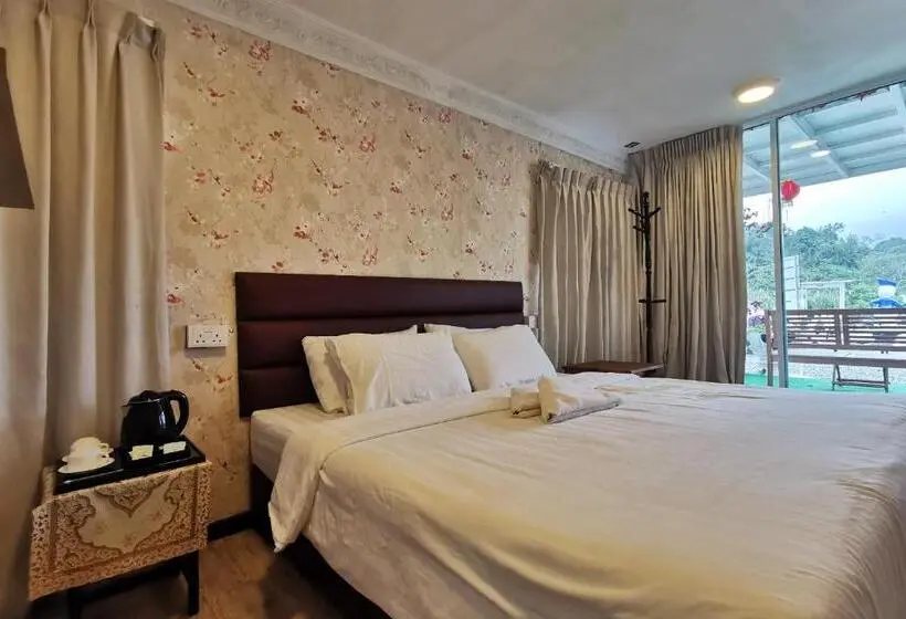 キングサイズベッドのデラックスルーム, Oyo 89969 Mount Hill Villa Kundasang