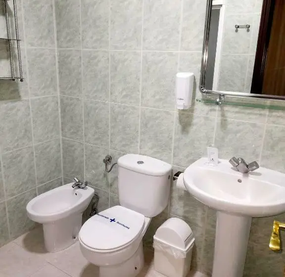 اتاق استاندارد یک نفره, Hostal Doña María
