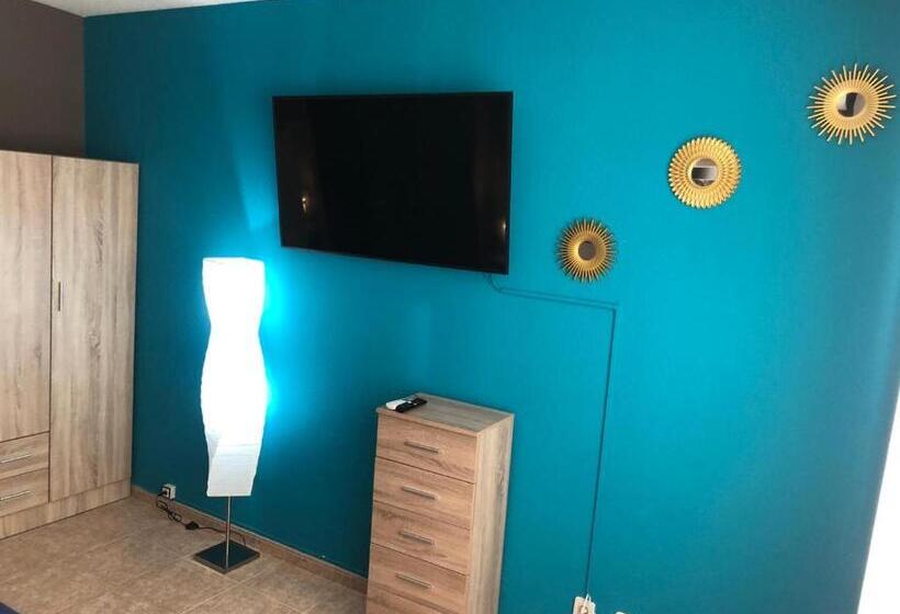 Люкс, Hostal Doña María