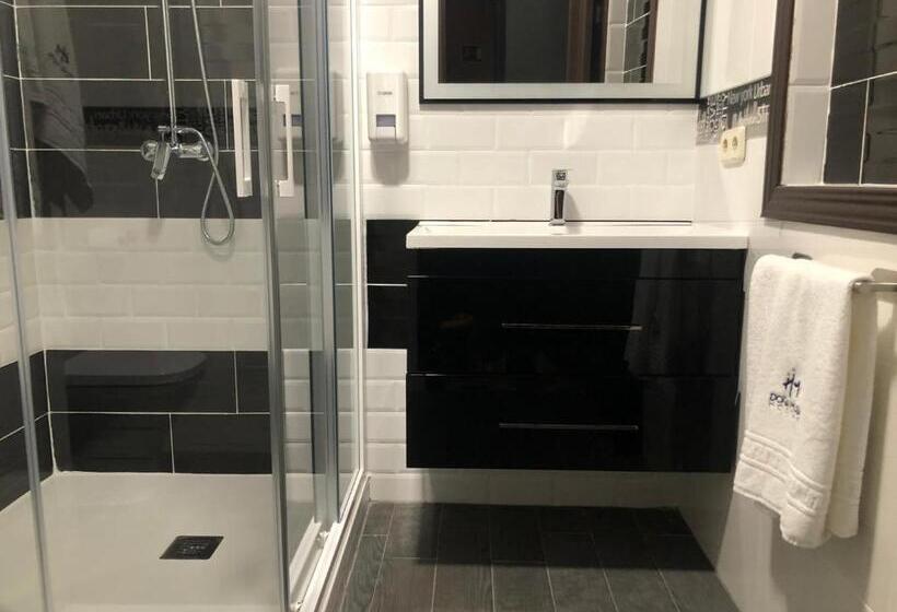 Люкс, Hostal Doña María