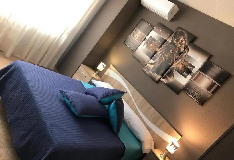 سوییت, Hostal Doña María