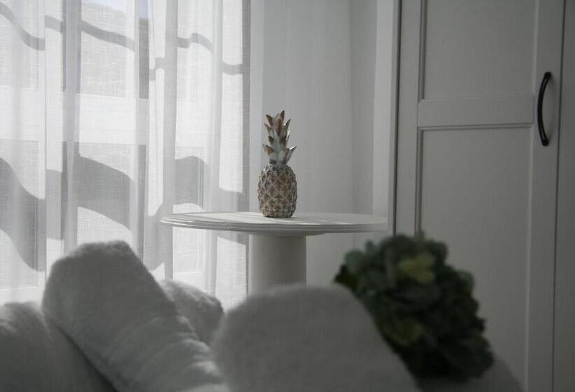 디럭스 룸, Lar Do Peregrino