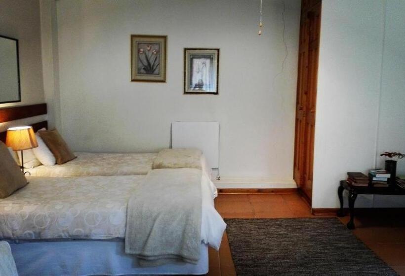 Семейный Номер Вид на Сад, The Riverhouse Guesthouse