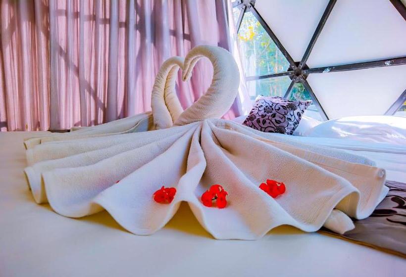 اتاق لوکس با بالکن, Adventure Dome Resort