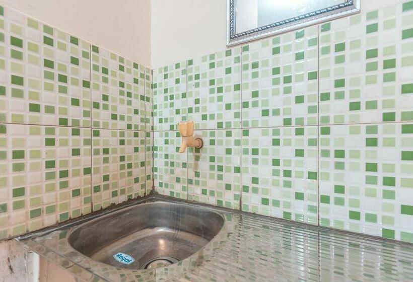 Номер Economy Индивидуальный, Oyo Life 2424 Kost Luqman 2