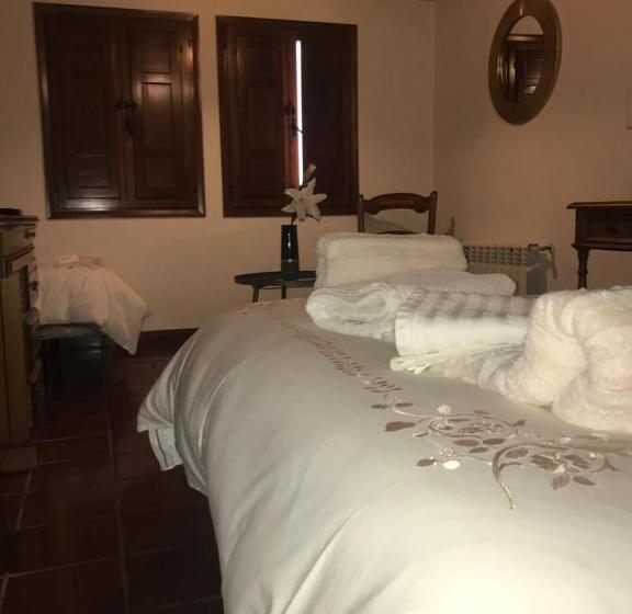 اتاق استاندارد سه نفره, Mirador Del Vadillo