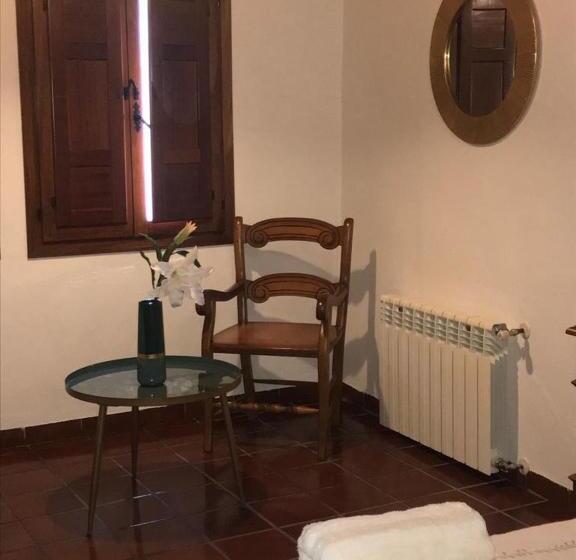 اتاق استاندارد سه نفره, Mirador Del Vadillo