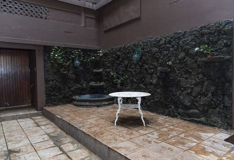 스탠다드 트리플 룸, Santillana