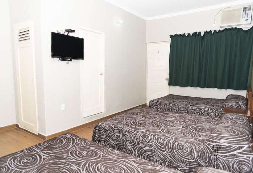 스탠다드 트리플 룸, Santillana