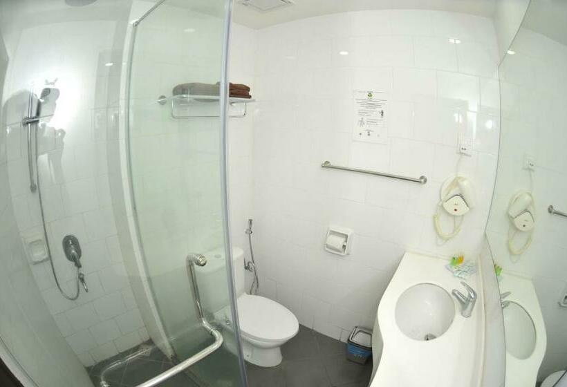 Quarto Familiar, Sipadan Inn 3