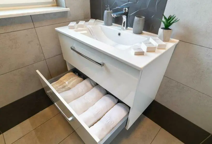 آپارتمان 2 خوابه, Tci Apartments
